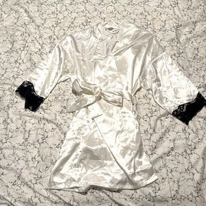 White Silky Robe - Bridal - Fredericks Of Hollywood- New With Tags